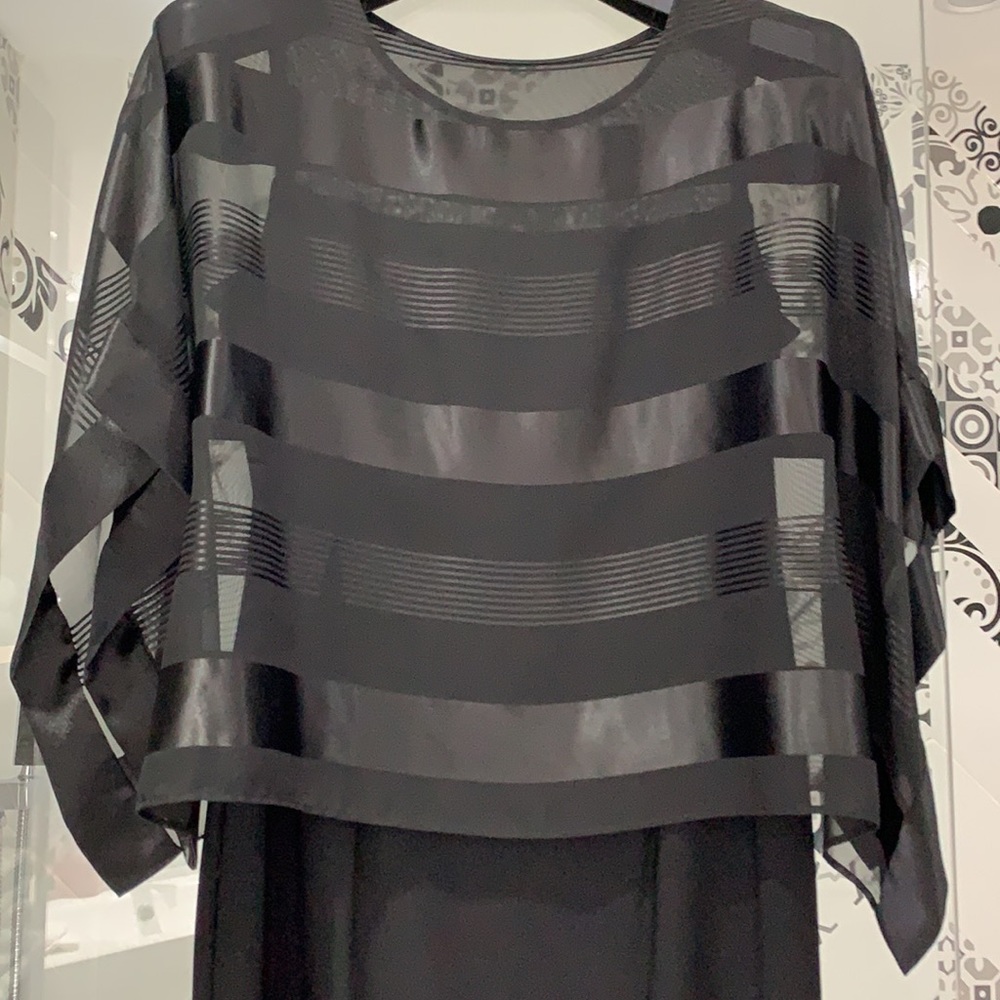 NWOT🇨🇦Stunning FL Black Cocktails Dress With Cape - Picture 4 of 13